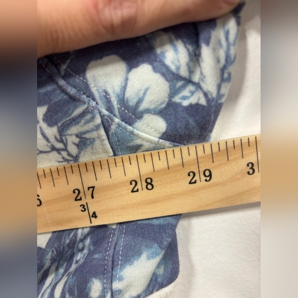 Selkie Louis Toile Pillow zip up hoodie size L - Picture 9 of 10